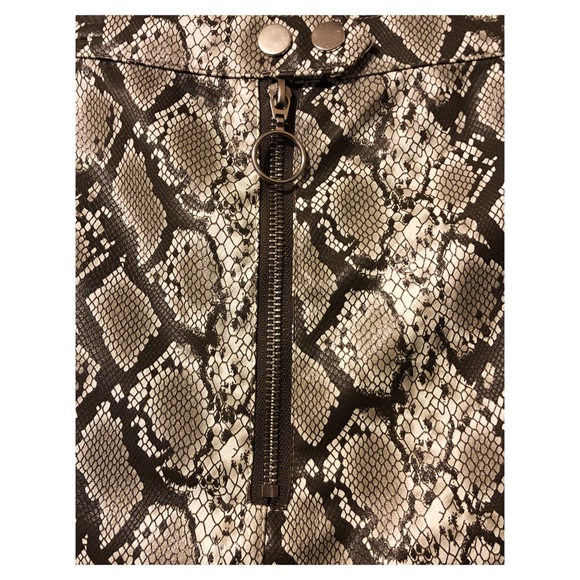 H&M Snakeskin Mini Skirt - Picture 2 of 6